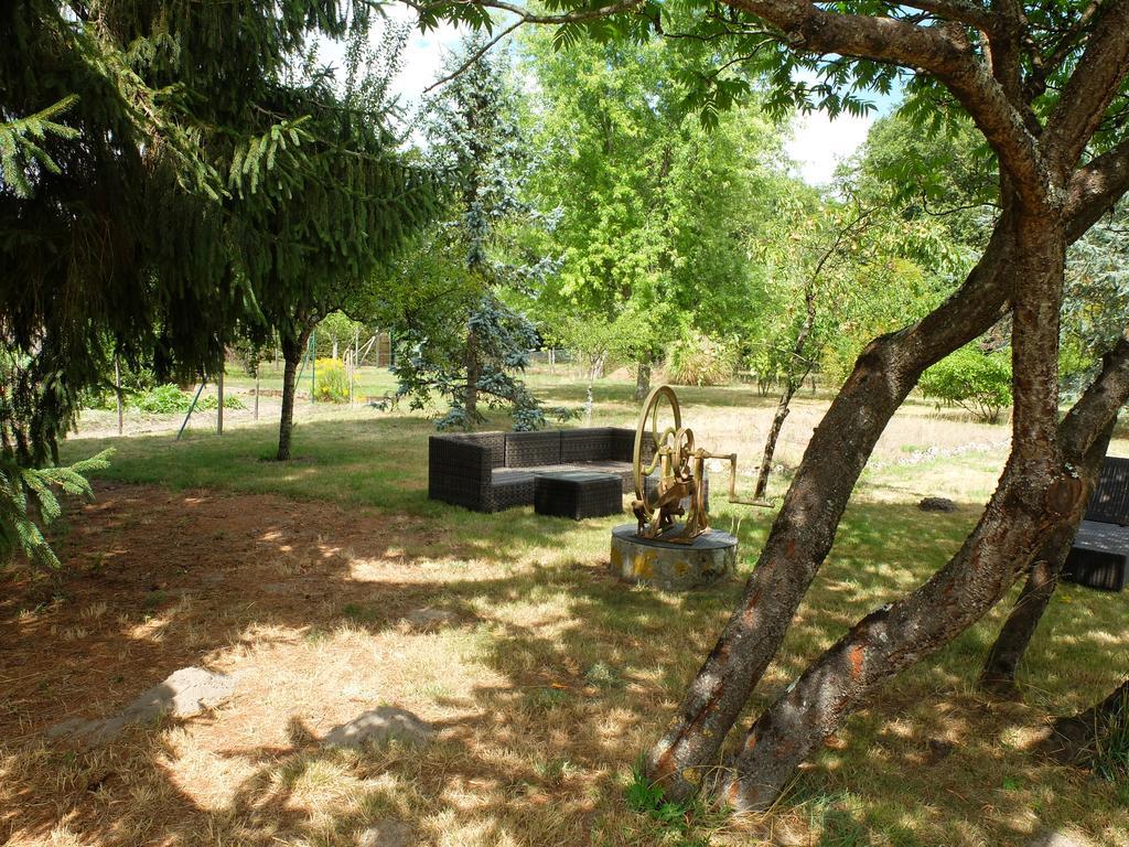 Auberge Du Grand Dauphin Dhuizon Luaran gambar