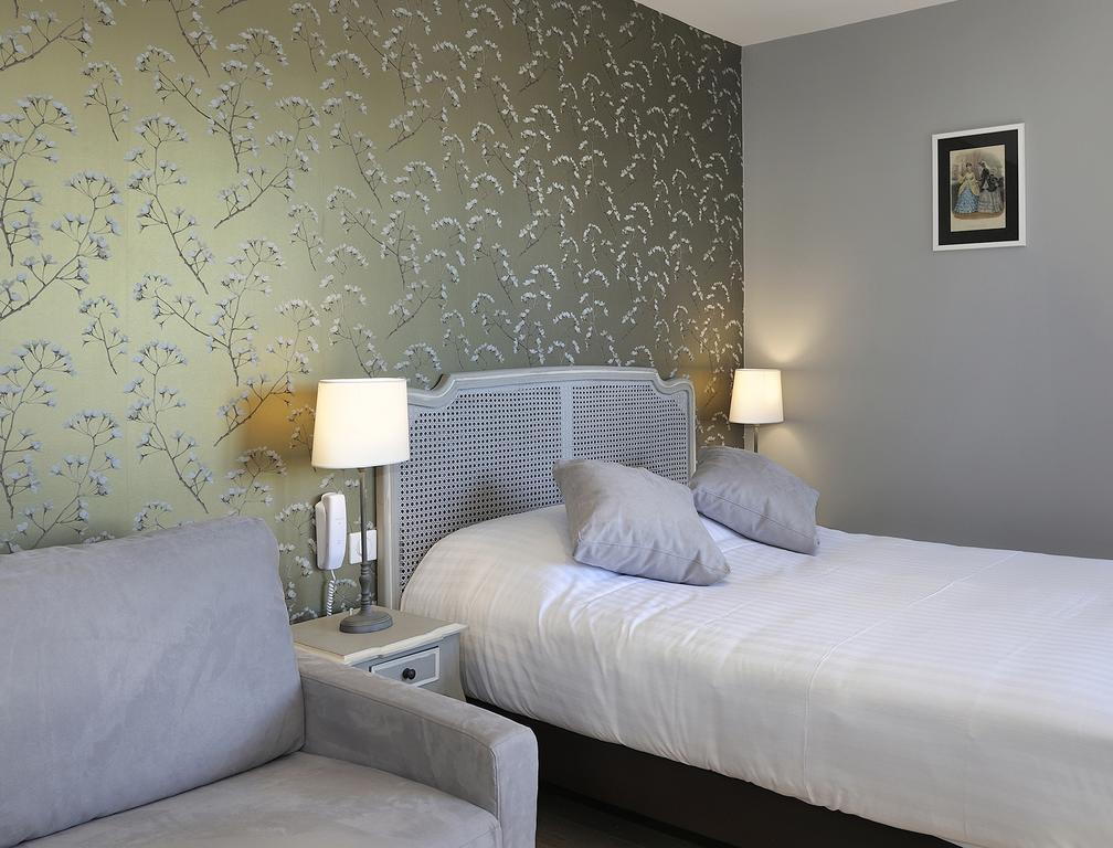 Auberge Du Grand Dauphin Dhuizon Bilik gambar
