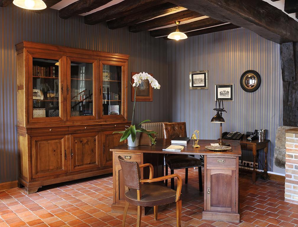 Auberge Du Grand Dauphin Dhuizon Luaran gambar