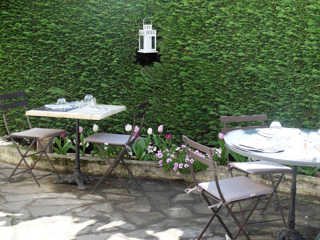 Auberge Du Grand Dauphin Dhuizon Luaran gambar